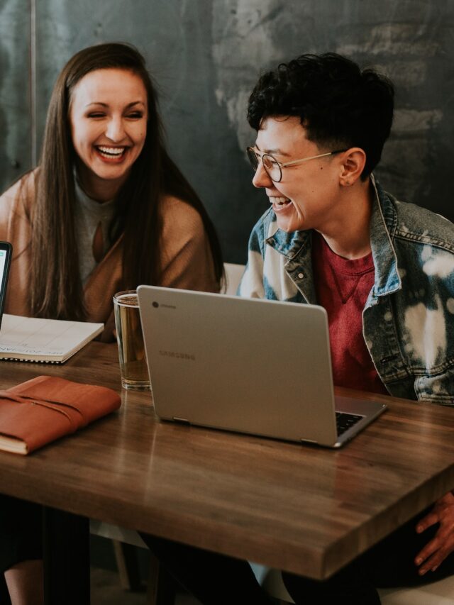 12वी के बाद कॉमर्स स्टूडेंट के लिए बेस्ट कोर्स, नौकरी की भर मार वाले क्षेत्र,