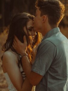 mahila-me-teen-baar-aata-hai